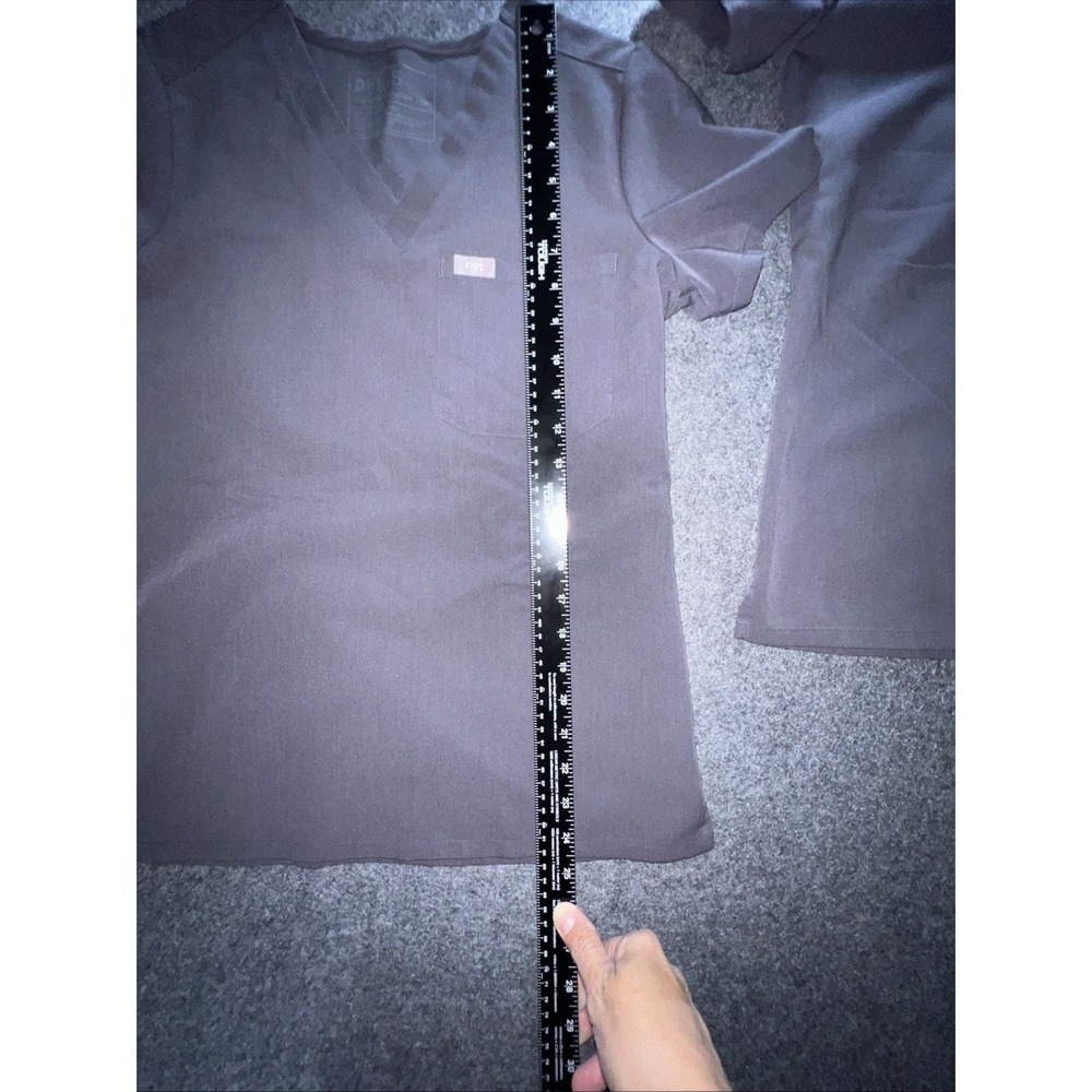 FIGS Technical Collect Charcoal Grey 3-Pc Set: 2 XXS Top & 1 XXS/Tall Bottoms - Picture 14 of 16
